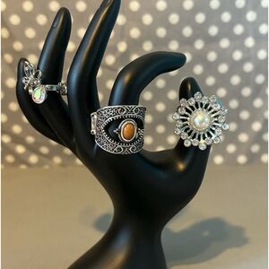 Three elastic adjustable band rings